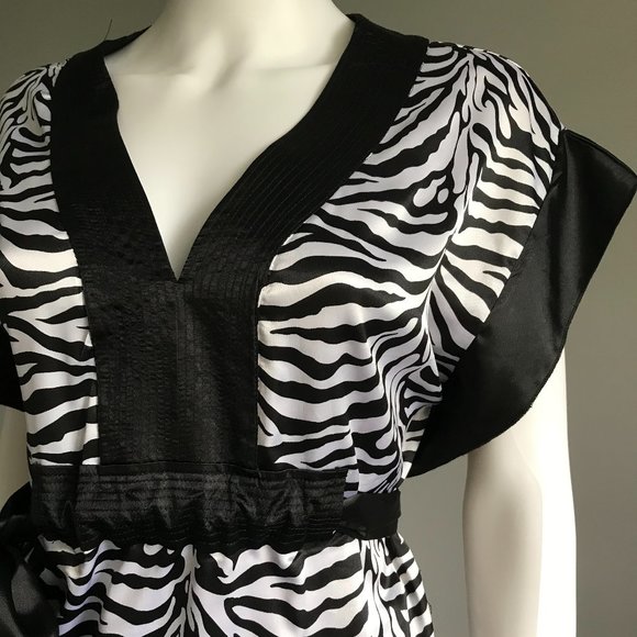 Animal Print Tunic with Fabric Belt - Black&White - Picture 2 of 6